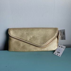 ❗️MOVING SALE❗️ Metallic Gold Faux Leather Clutch